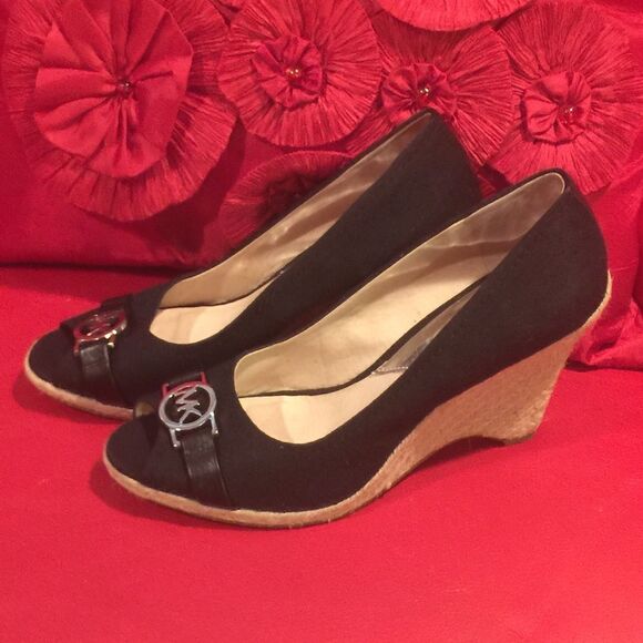 Michael  Kors Platform - Picture 1 of 9